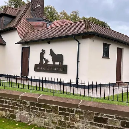 The Horse And Farrier Inn *