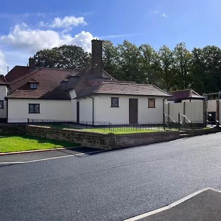 The Horse And Farrier Inn